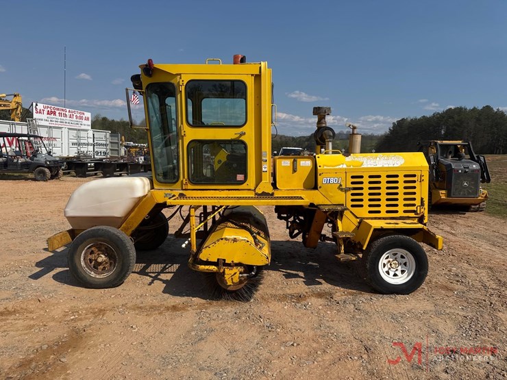 superior-broom-dt80-image-6