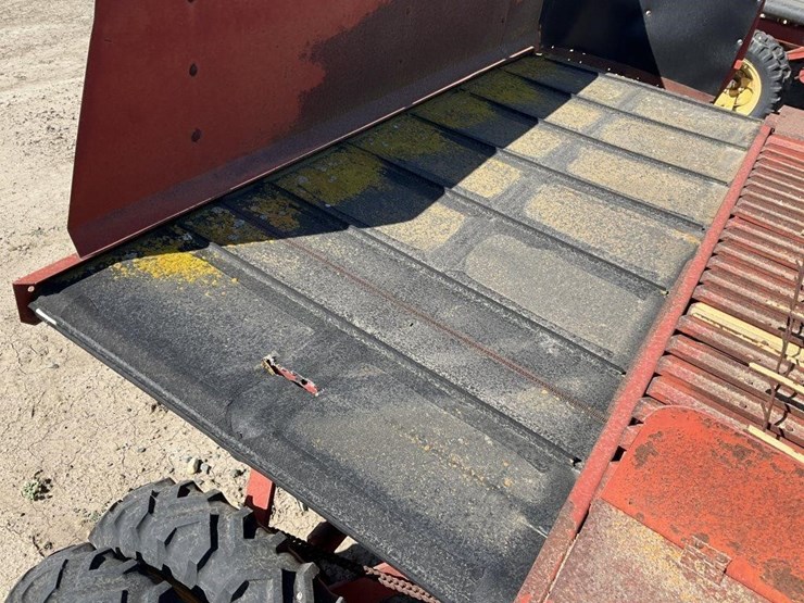 new-holland-144-image-6