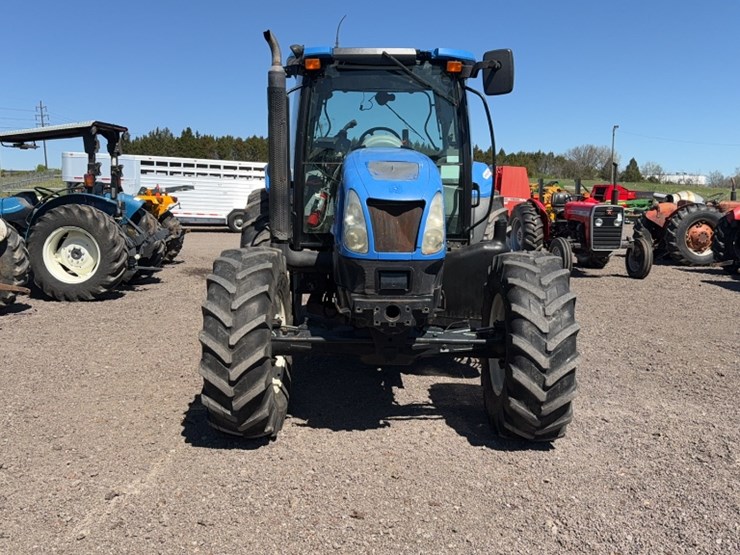 new-holland-t6030-image-2
