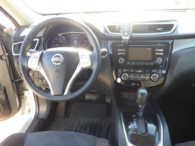 2016-nissan-rogue-image-9