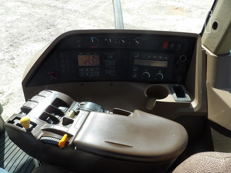 john-deere-8120-image-25