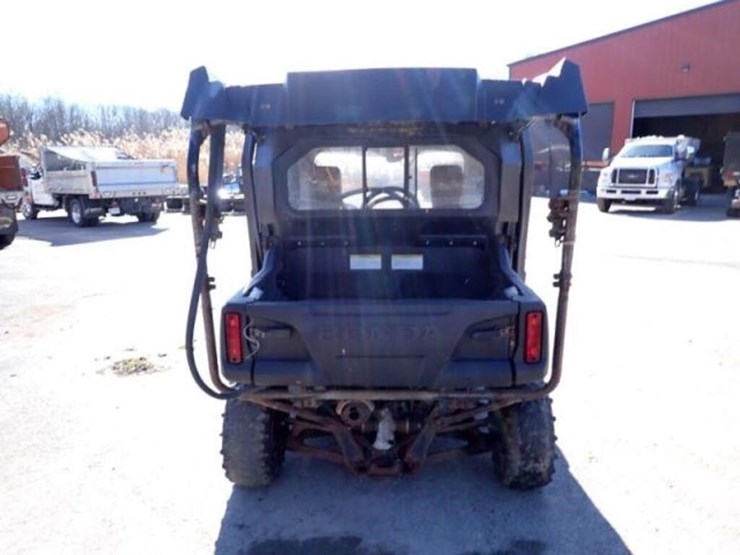 2015-pioneer-4x4-image-6