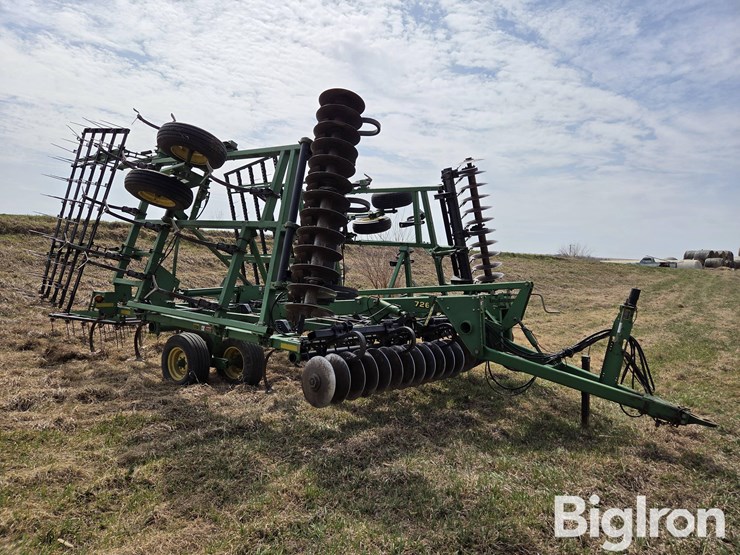 john-deere-726-image-3