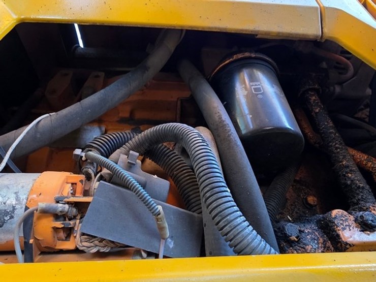 2002-john-deere-6410-image-51