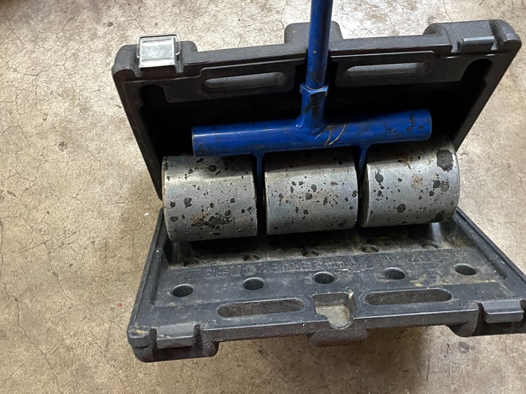 #2536-•-linoleum-roller-(columbia-heights,-mn)-image-9