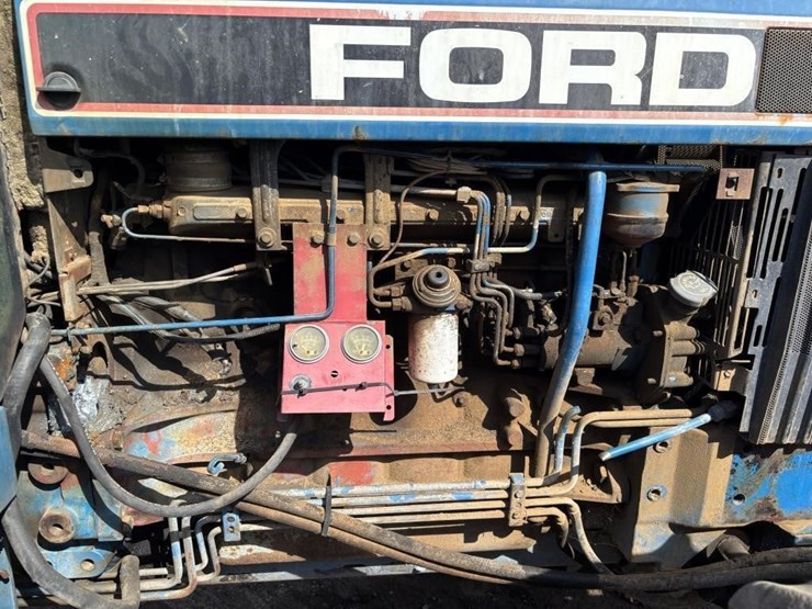 1995-new-holland-8240-image-10