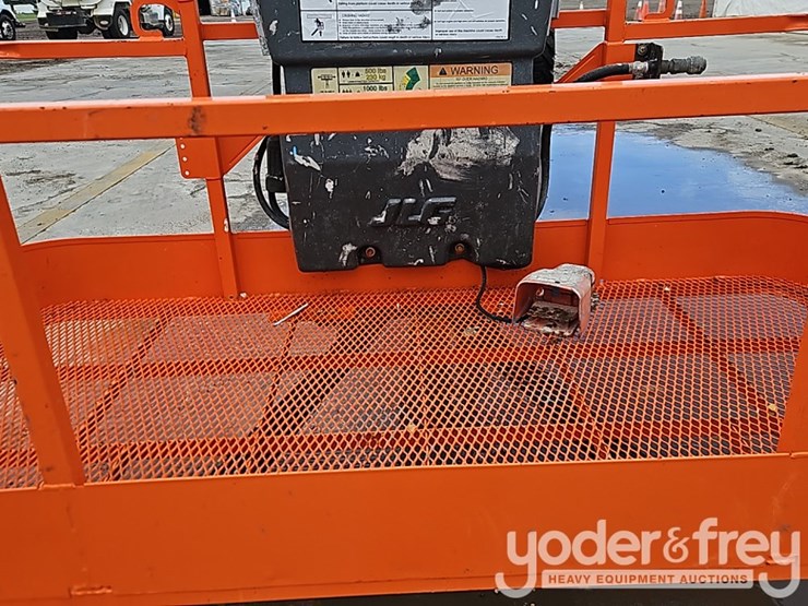 2007-jlg-800s-image-11