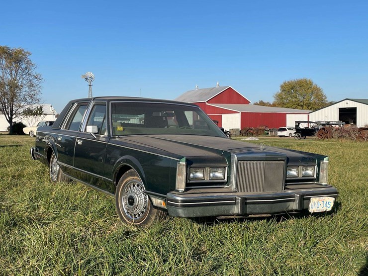 1980-lincoln-continental-town-car-image-1