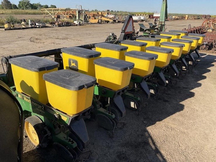 john-deere-7300-image-6