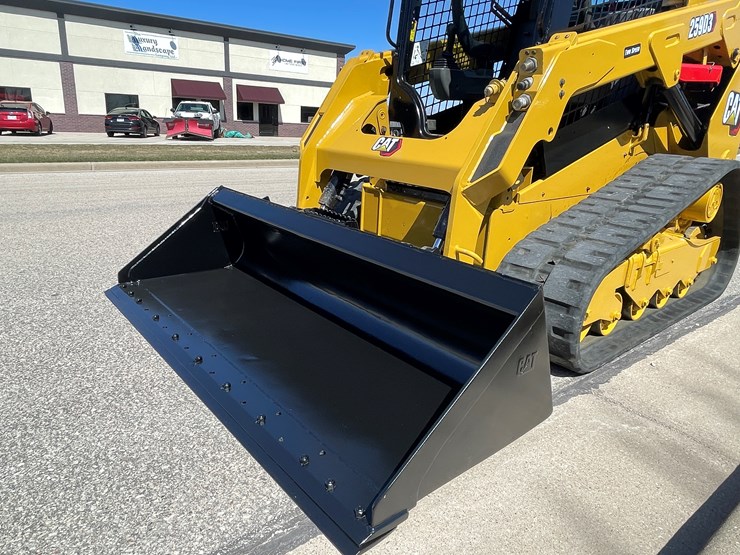 2019-caterpillar-259d3-image-9