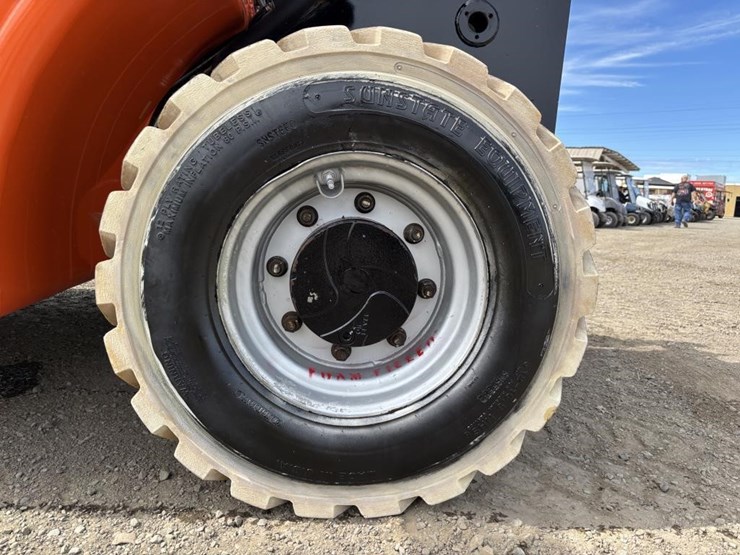 2017-jlg-g5-18a-image-20