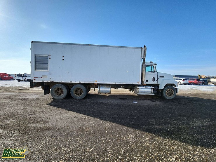 1998-mack-ch613-image-8