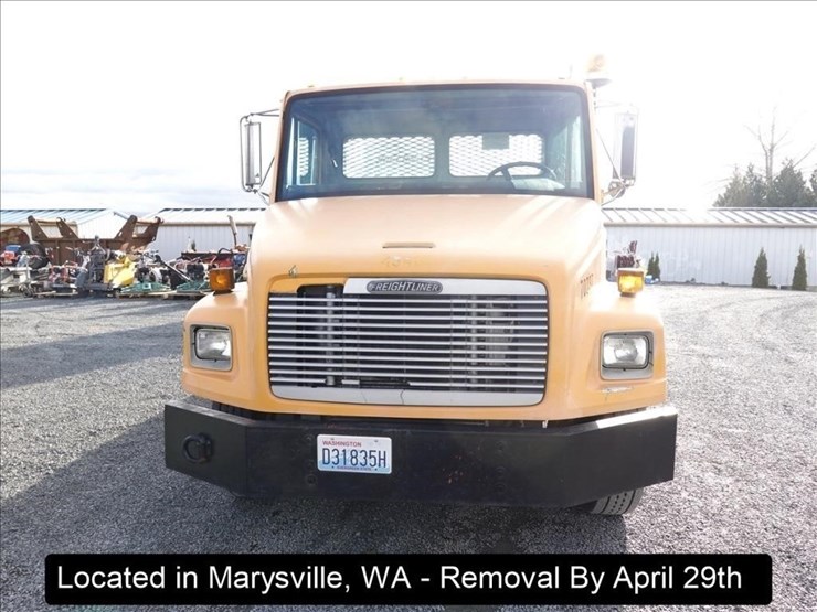 1995-freightliner-fl60-image-19