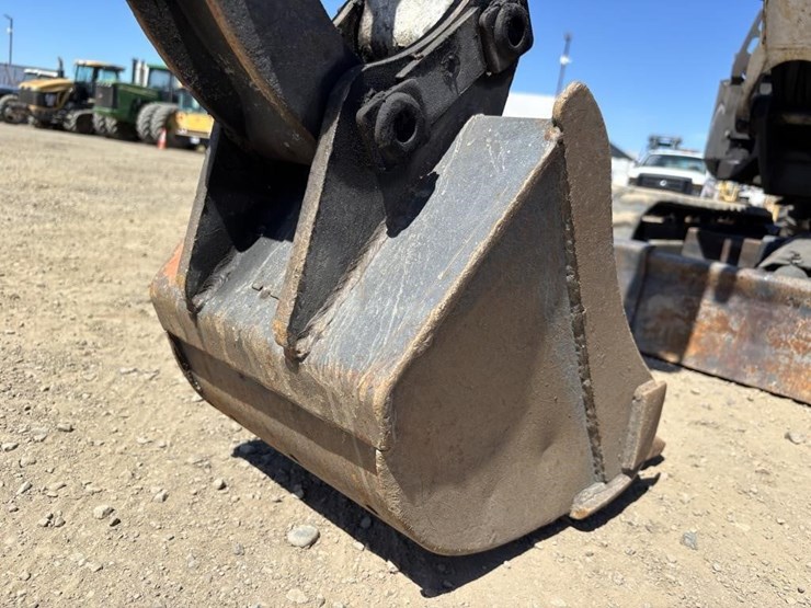 2020-bobcat-e10-image-15