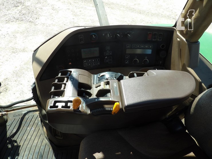 john-deere-8320-image-24