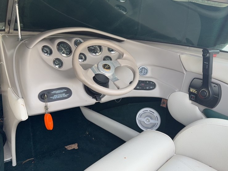 #4004-•-1999-sea-ray-190-19'-runabout-boat-image-11