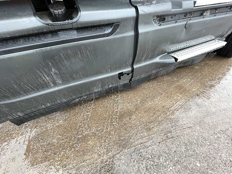 #230-•-2016-international-semi-tractor-(has-wi-title)-(denmark,-wi)-image-37