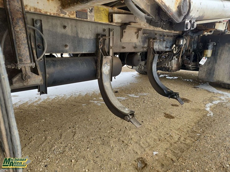 2019-peterbilt-520-image-24