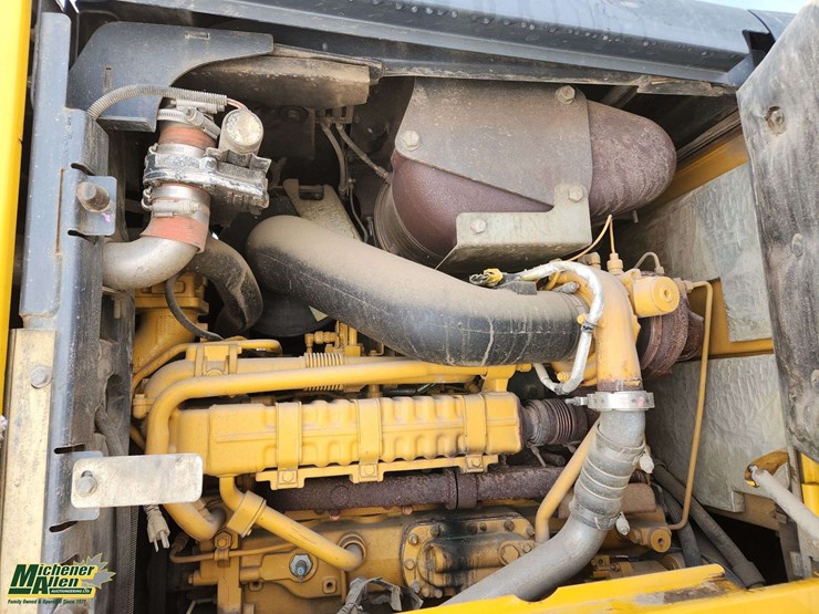 2013-deere-644k-image-24