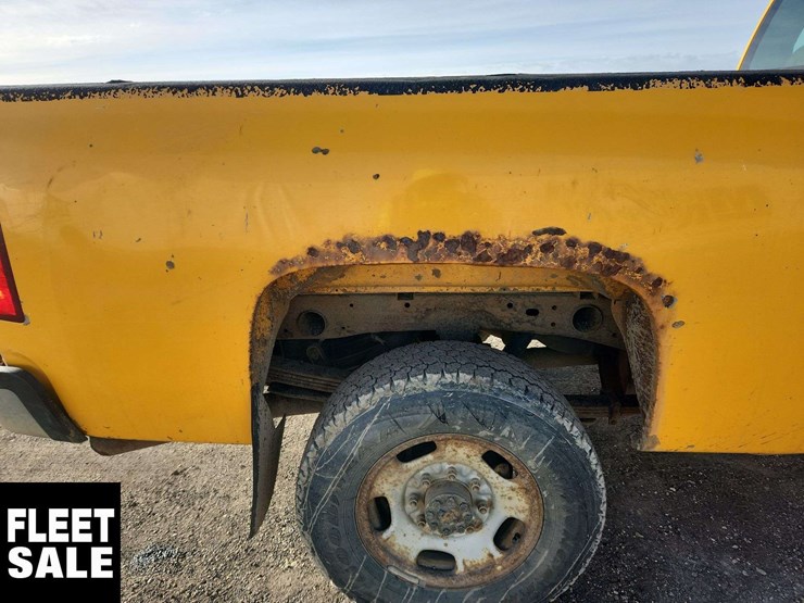 2012-chevrolet-silverado-2500hd-image-36