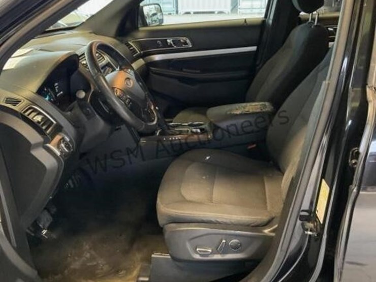 2016-ford-explorer-xlt-image-23