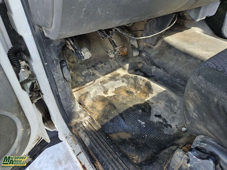 2010-chevrolet-silverado-1500-image-22