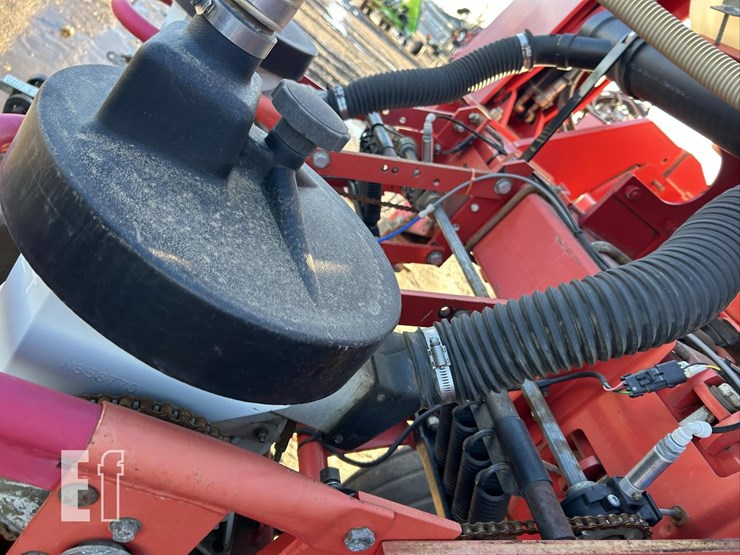 2009-white-8516-image-10