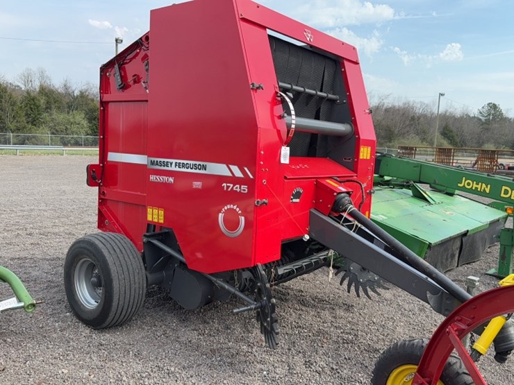 massey-ferguson-1745-image-2