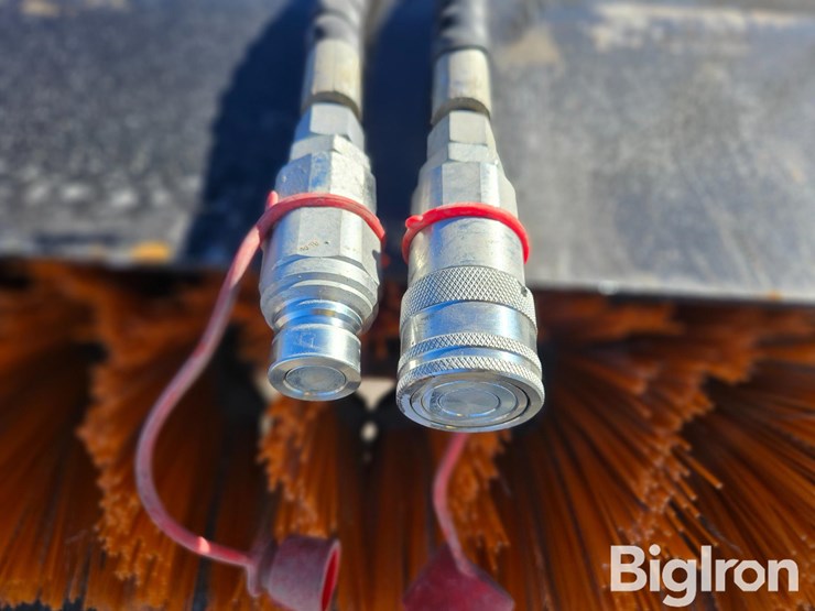 2025-massey-ferguson-730-image-17