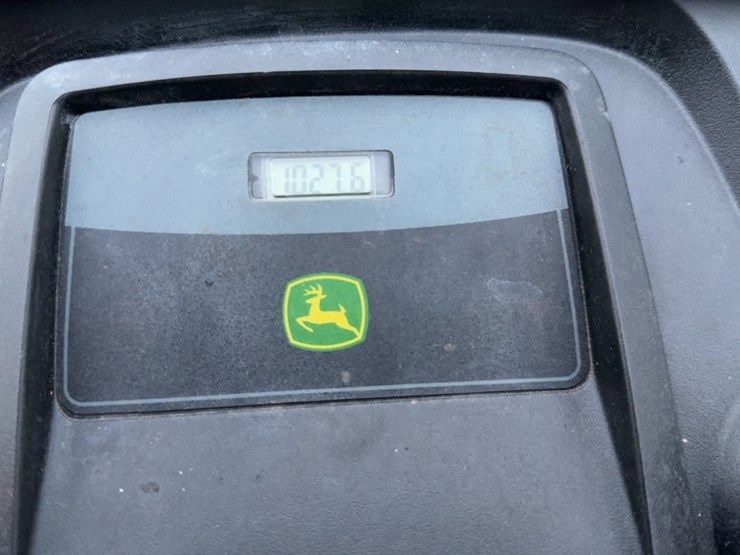 2013-john-deere-x320-image-11