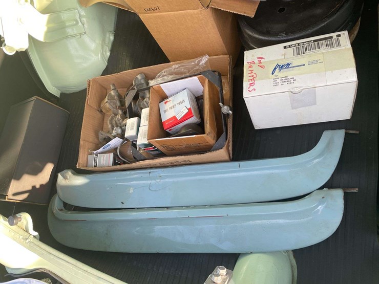 1953-ford-customline-sedan-image-78