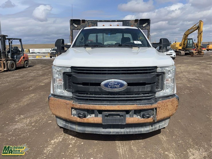 2017-ford-f350-image-8