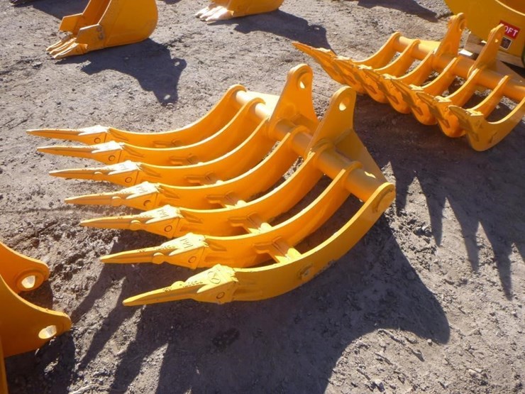 caterpillar-305-image-1