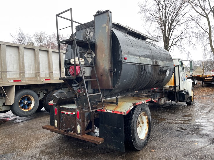 2001-international-4900-image-3