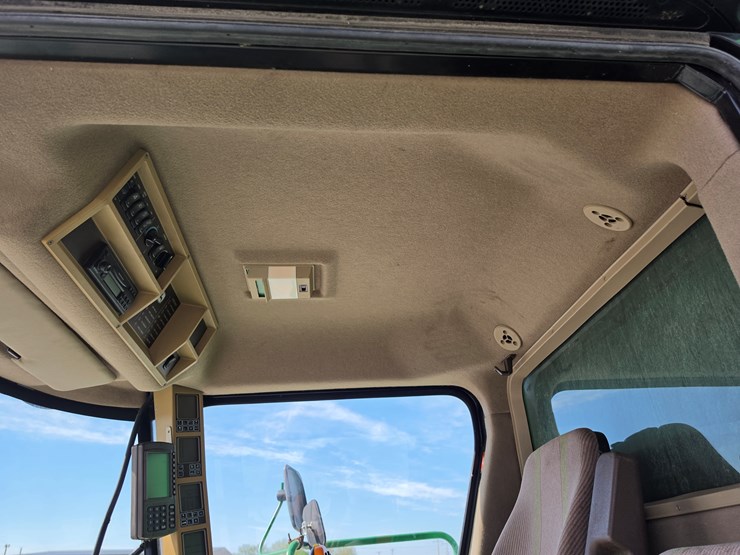 2006-john-deere-9560-sts-image-7