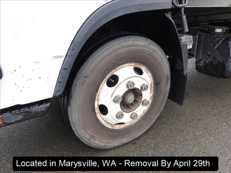 2016-isuzu-nqr-image-17