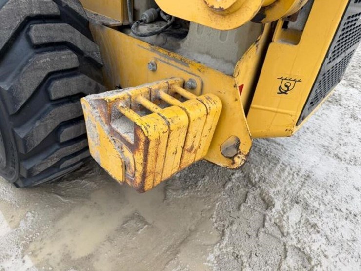 2007-john-deere-328-image-33