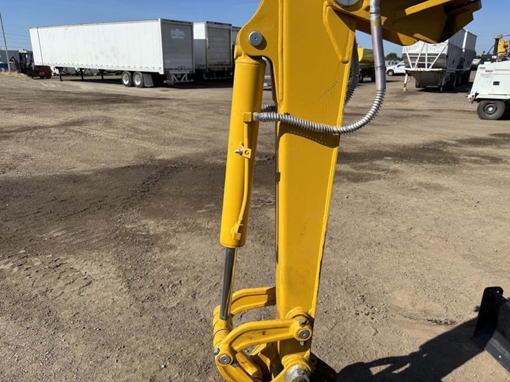 komatsu-pc28uu-image-14