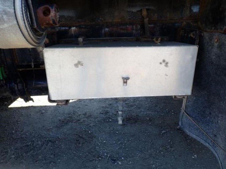 2001-freightliner-fld112-image-58