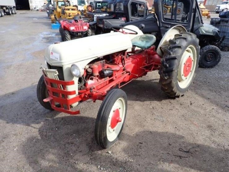 ford-tractor-image-1