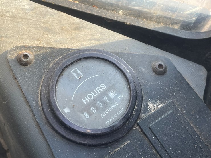 2008-caterpillar-553-image-35