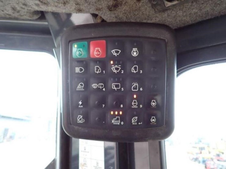 2018-deere-450k-image-16