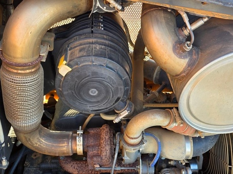 2013-case-850m-image-59