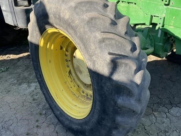 john-deere-8210-image-16