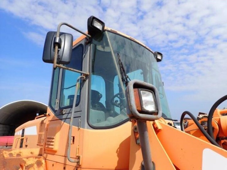 2010-doosan-dl250-image-20
