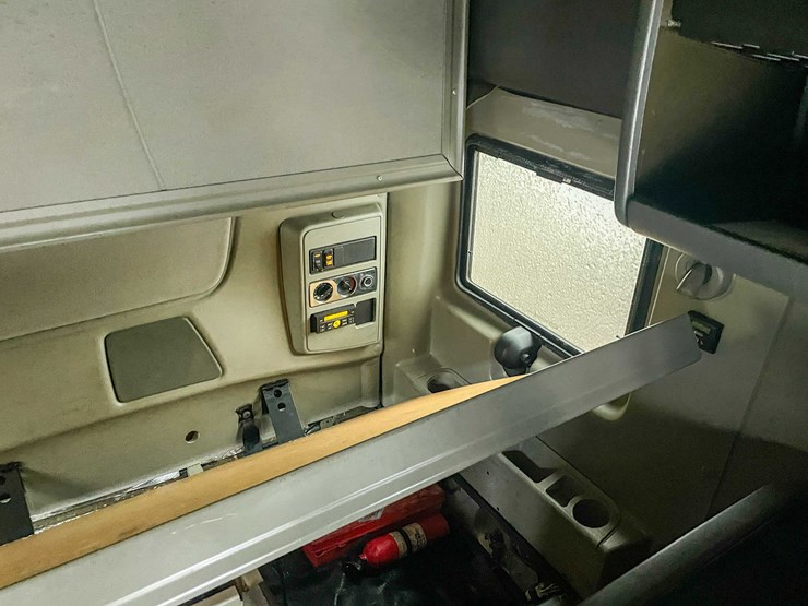 #230-•-2016-international-semi-tractor-(has-wi-title)-(denmark,-wi)-image-54