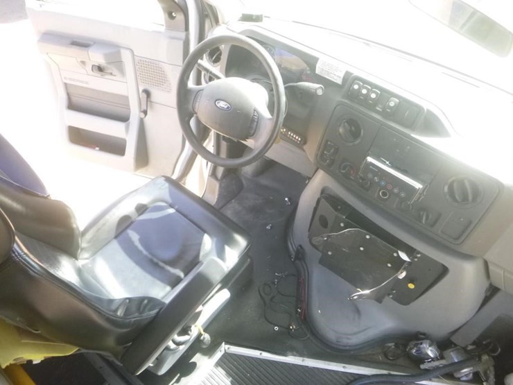 2014-ford-e450-image-9