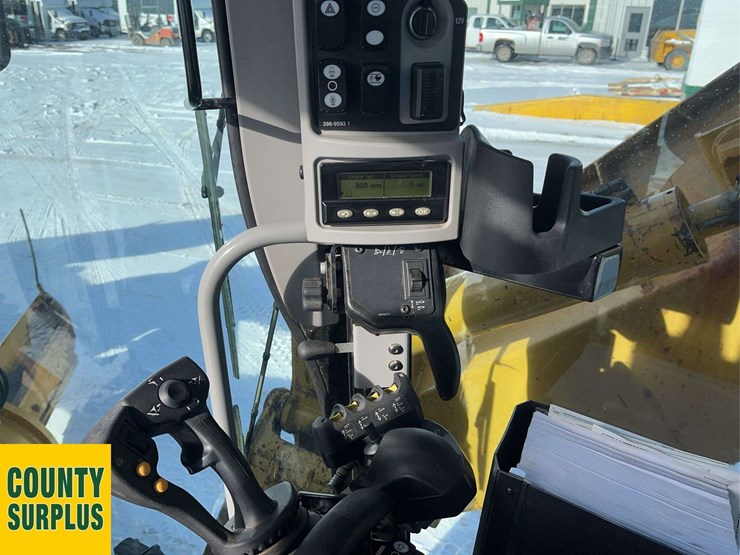 2018-caterpillar-160m-image-17