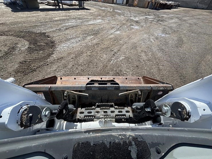 2020-bobcat-s550-image-21