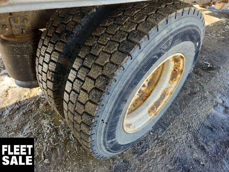 2006-international-durastar-4300-image-13